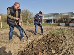 Erstes Treffen auf dem Acker
